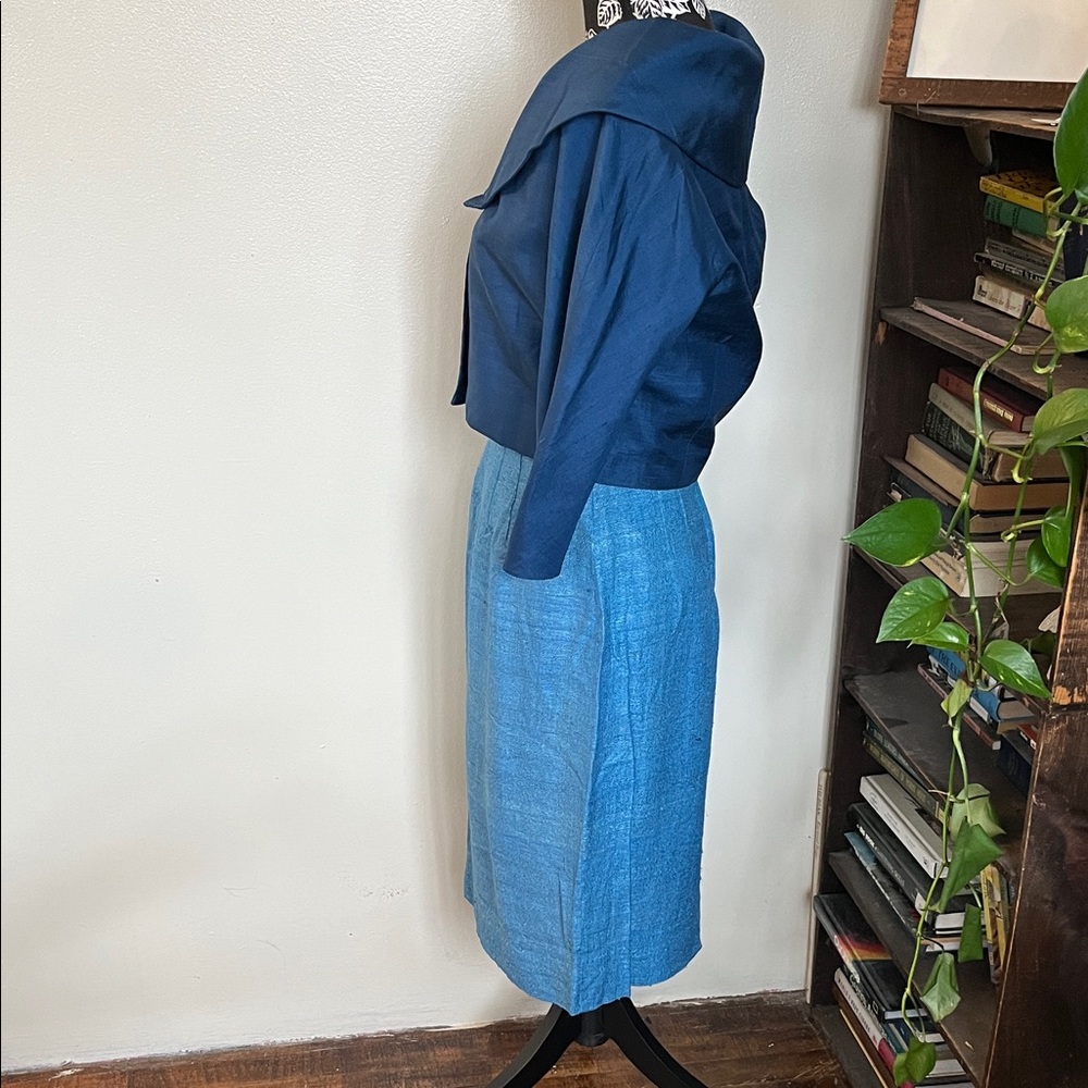 1960s Vintage Style Two-Tone Blue Dress - Picture 4 of 12